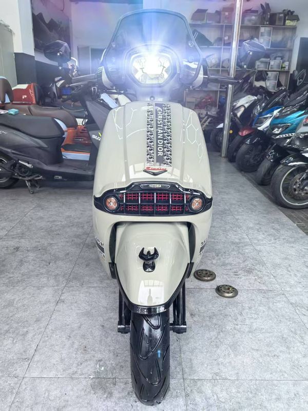 二手维多利亚Sixties 250Si