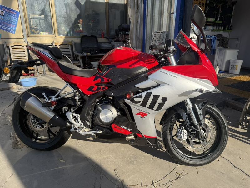 二手贝纳利龙卷风 Tornado 252R