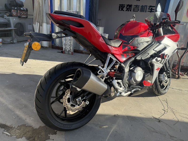 二手贝纳利龙卷风 Tornado 252R