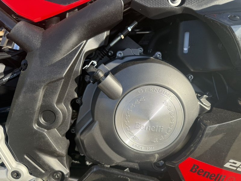 二手贝纳利龙卷风 Tornado 252R