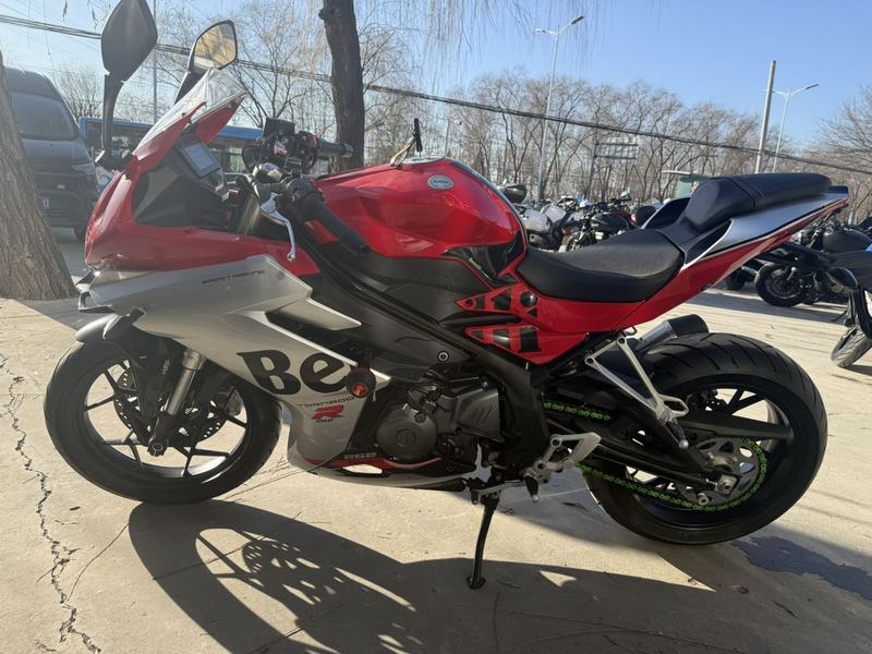 二手贝纳利龙卷风 Tornado 252R