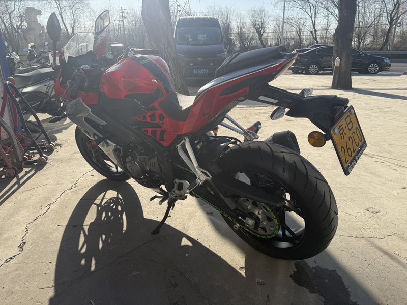 二手贝纳利龙卷风 Tornado 252R