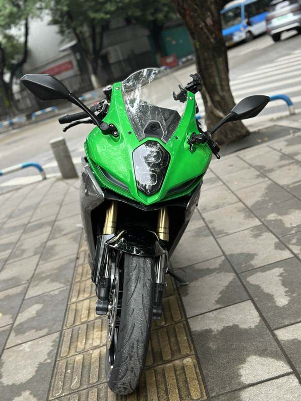 二手贝纳利龙卷风 Tornado 402R