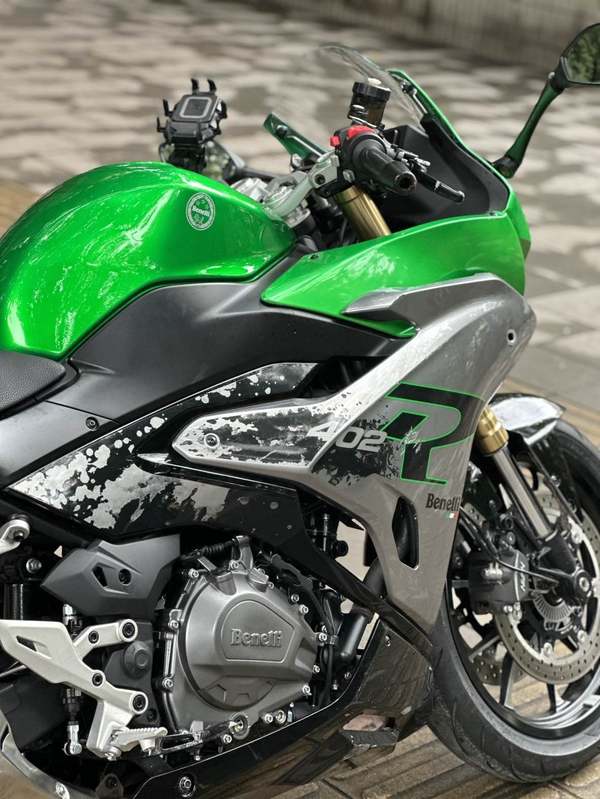 二手贝纳利龙卷风 Tornado 402R