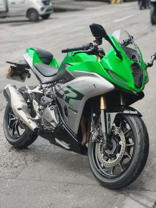 二手贝纳利龙卷风 Tornado 402R