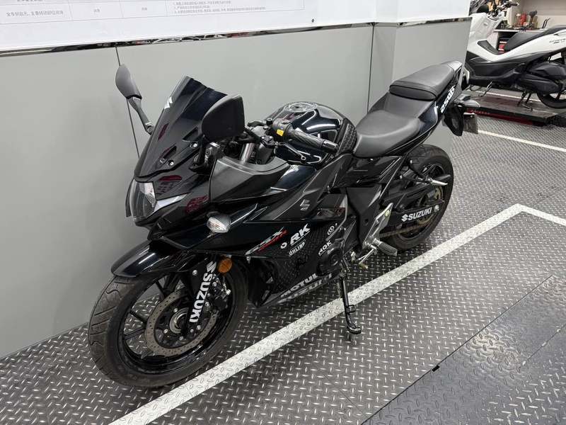 二手豪爵铃木GSX250R