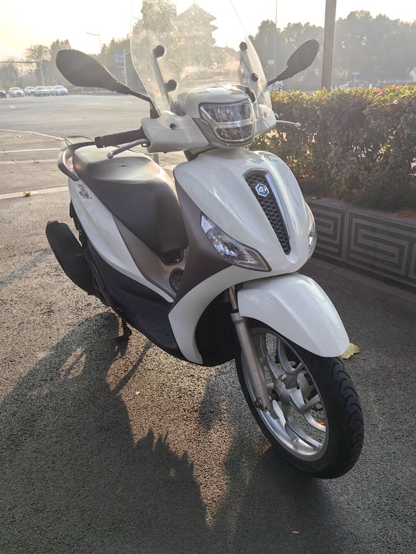 二手比亚乔Medley 150