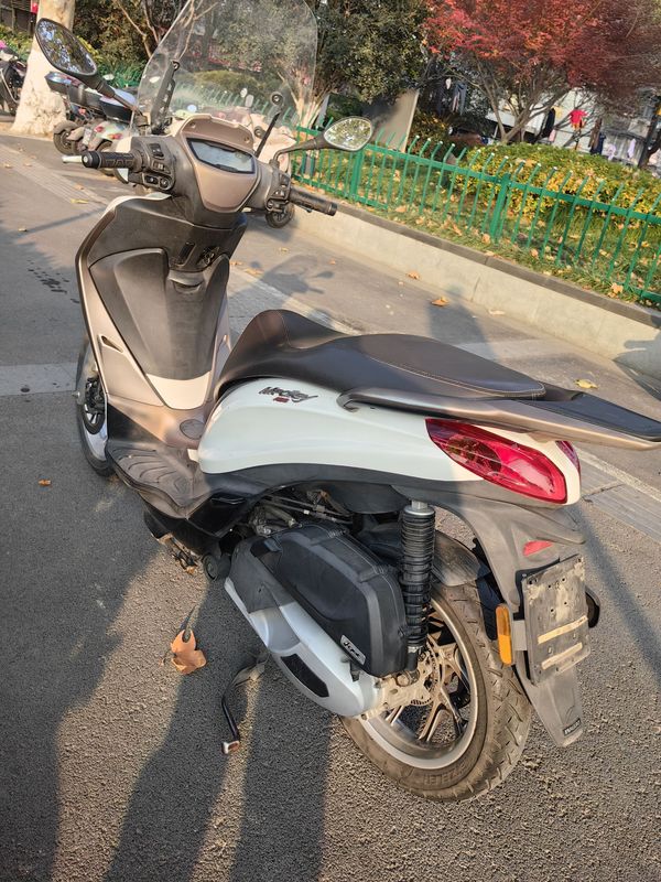 二手比亚乔Medley 150