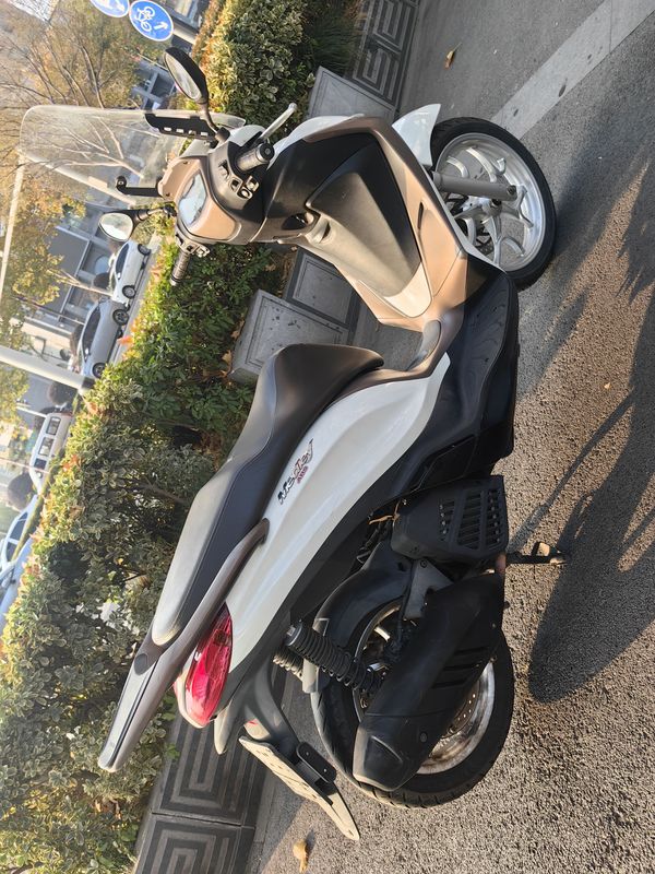 二手比亚乔Medley 150