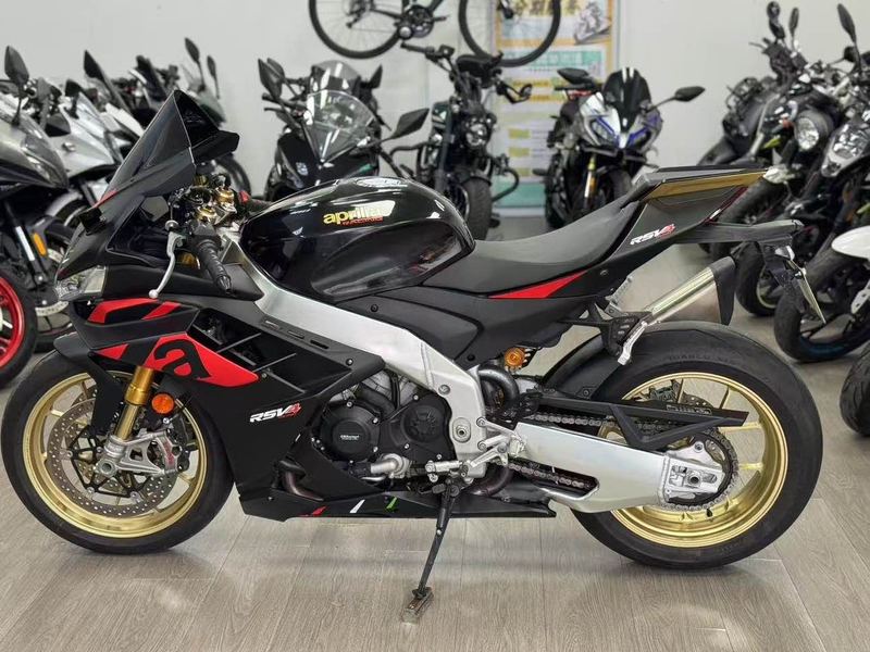 二手阿普利亚RSV4