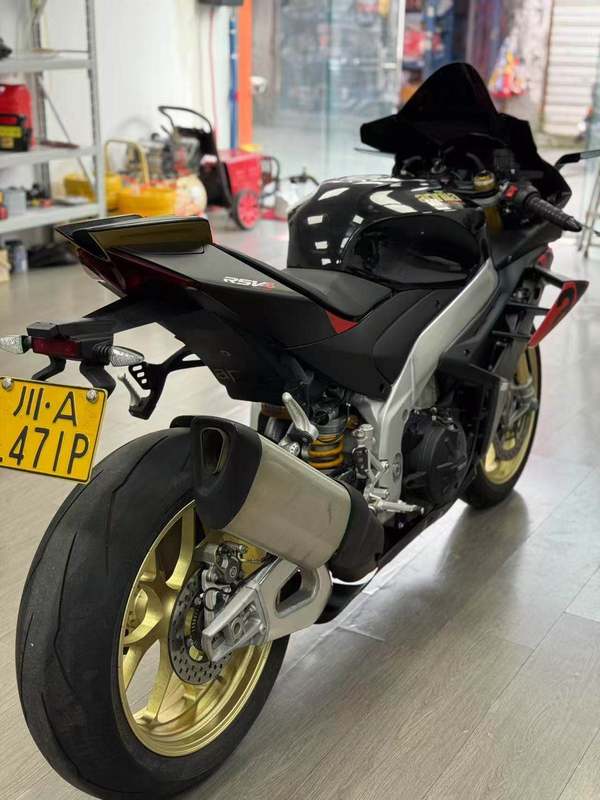 二手阿普利亚RSV4