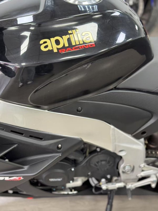 二手阿普利亚RSV4