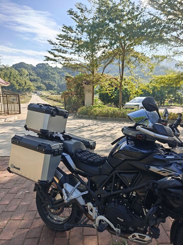 二手贝纳利金鹏 TRK502