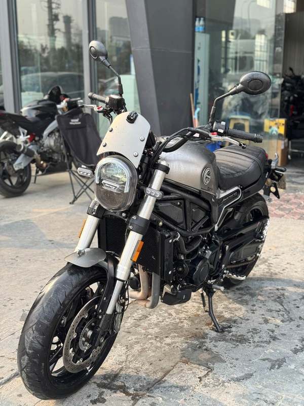 二手贝纳利幼狮 Leoncino 800