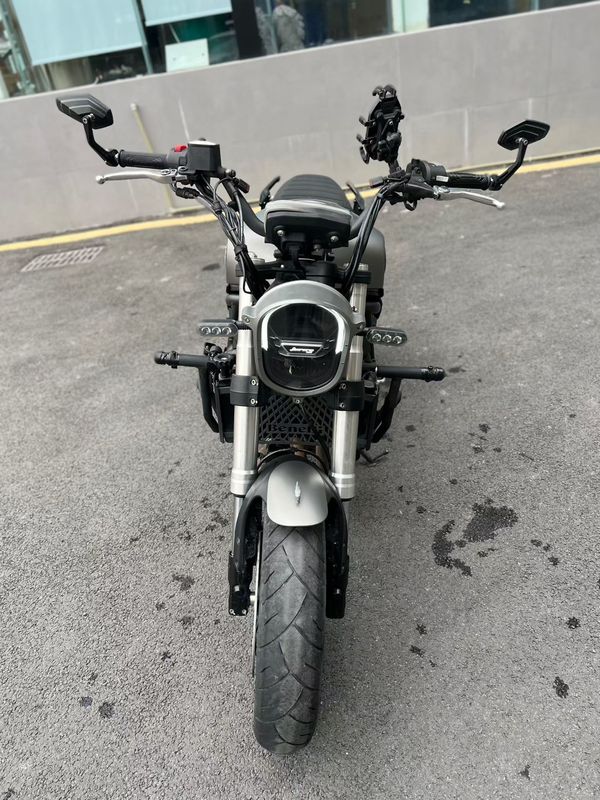 二手贝纳利幼狮 Leoncino 800