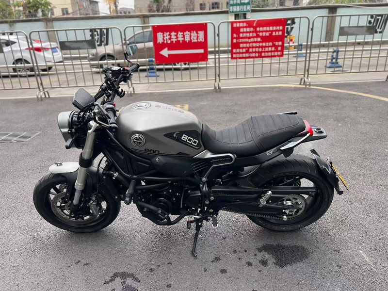 二手贝纳利幼狮 Leoncino 800