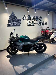 二手贝纳利龙卷风 Tornado 552R