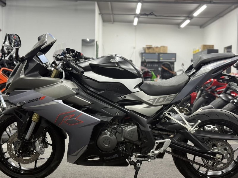 二手贝纳利龙卷风 Tornado 302R