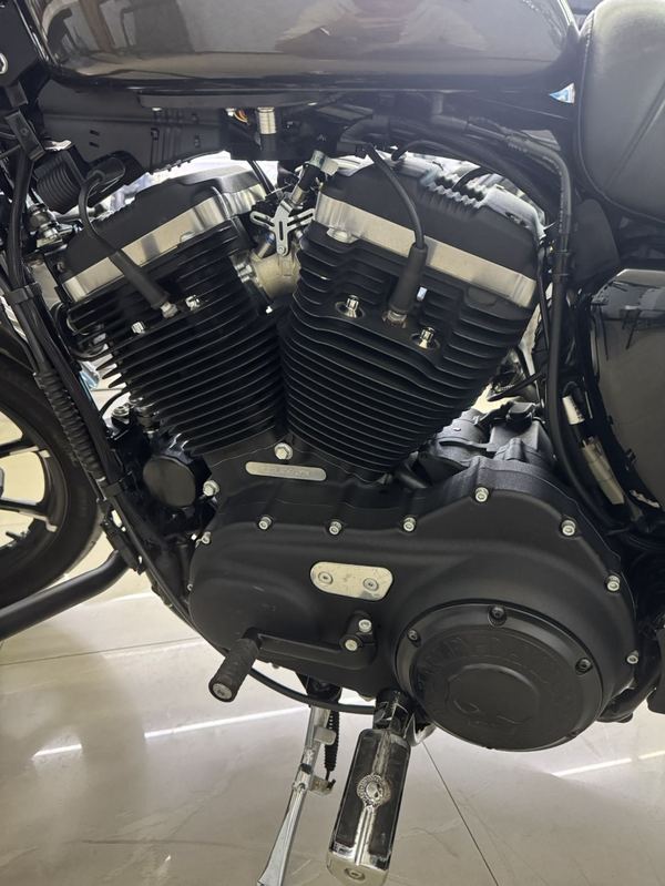 二手哈雷戴维森Iron883 硬汉