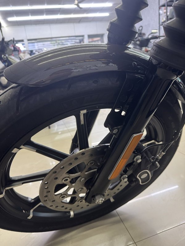 二手哈雷戴维森Iron883 硬汉