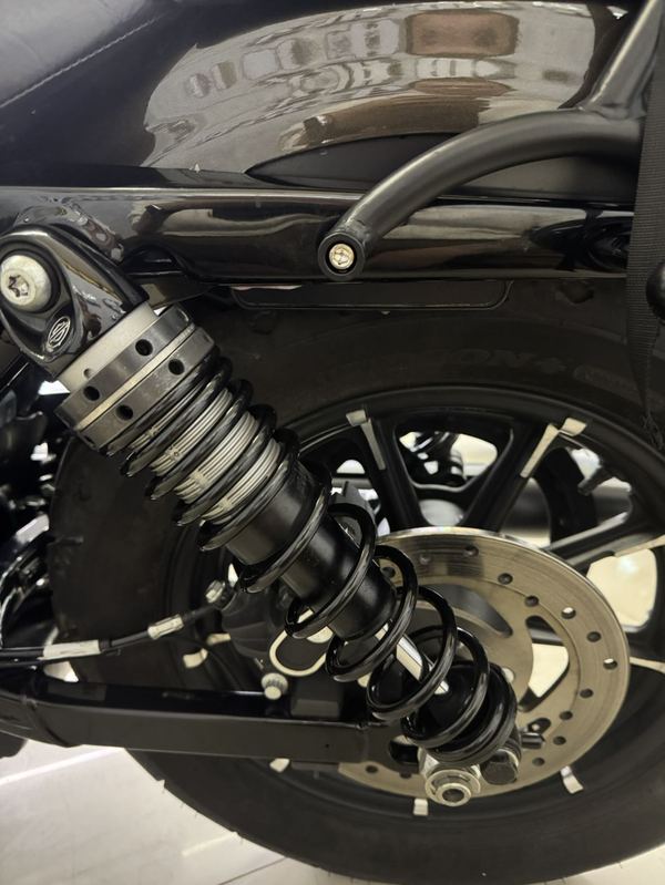 二手哈雷戴维森Iron883 硬汉