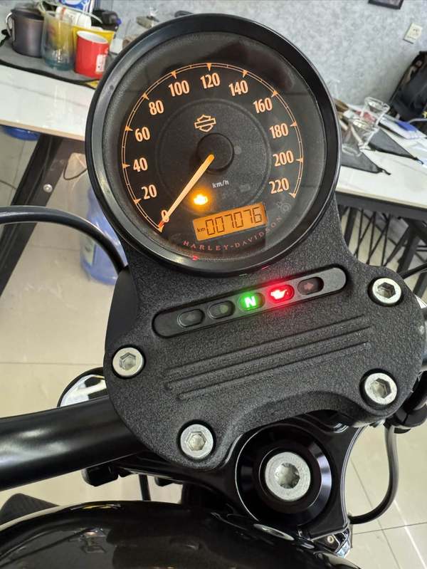 二手哈雷戴维森Iron883 硬汉