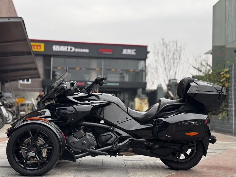 二手庞巴迪Spyder F3 