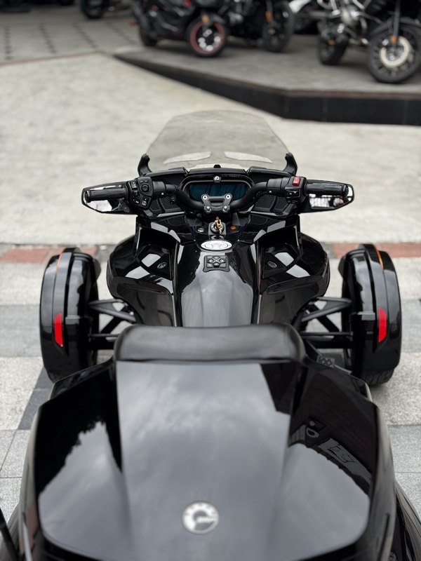 二手庞巴迪Spyder F3 