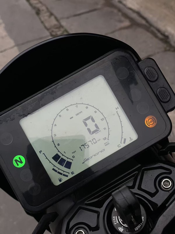 二手贝纳利幼狮 Leoncino 250