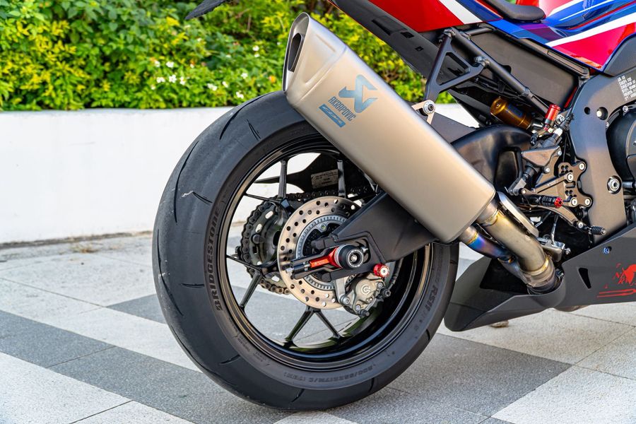 二手本田CBR 1000 RR-R