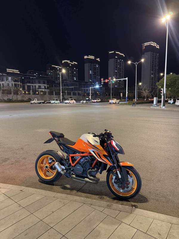 二手KTMR2R1290 Super Duke