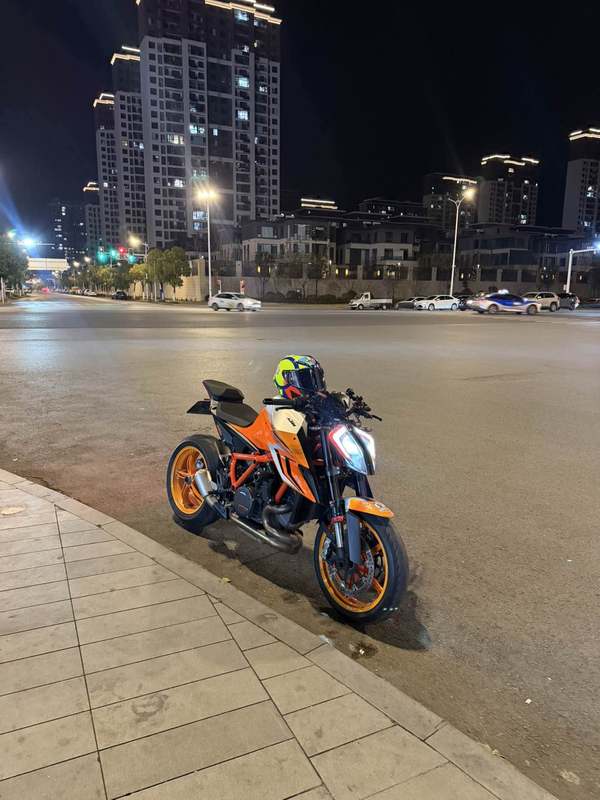 二手KTMR2R1290 Super Duke