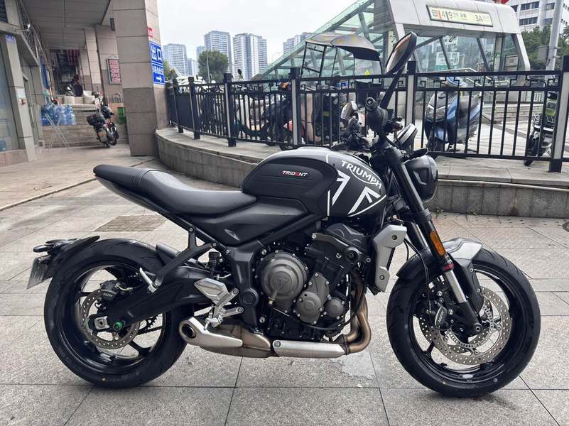 二手凯旋Trident 660