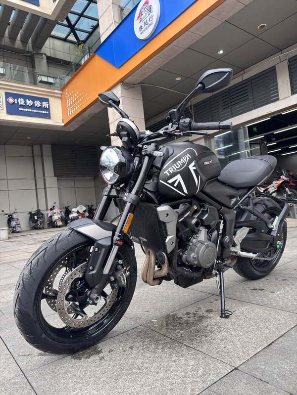 二手凯旋Trident 660