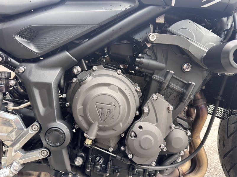 二手凯旋Trident 660