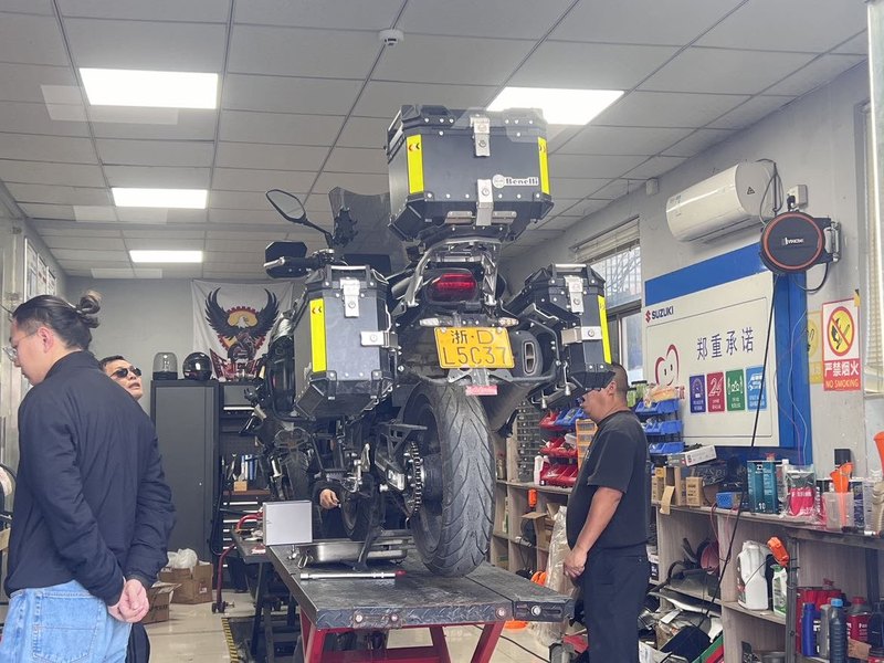 二手贝纳利TRK702