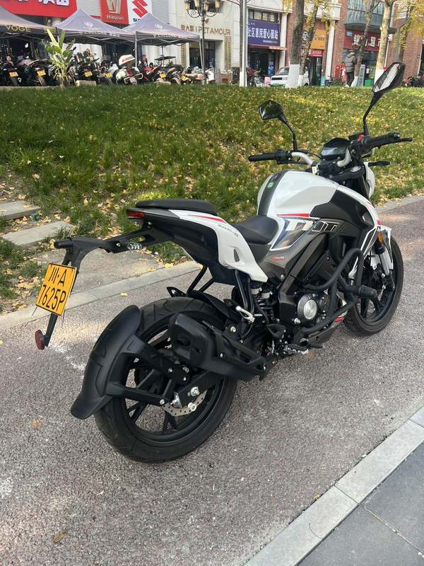 二手贝纳利小迅龙 BN150S