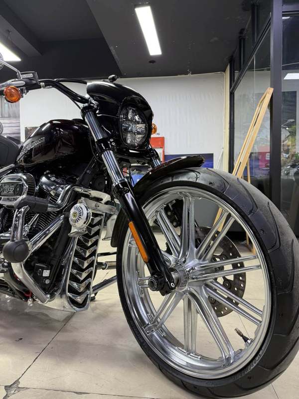 二手哈雷戴维森突破者 Breakout