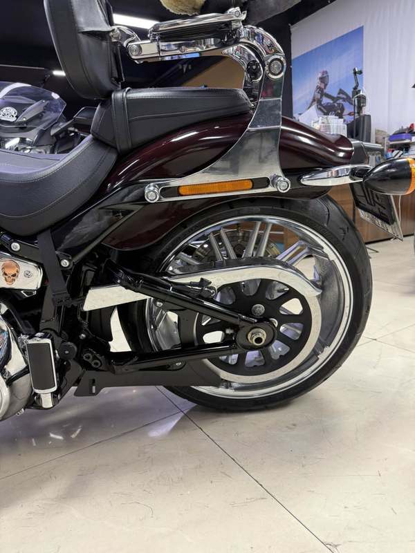 二手哈雷戴维森突破者 Breakout