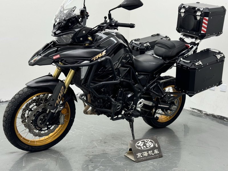 二手贝纳利TRK702