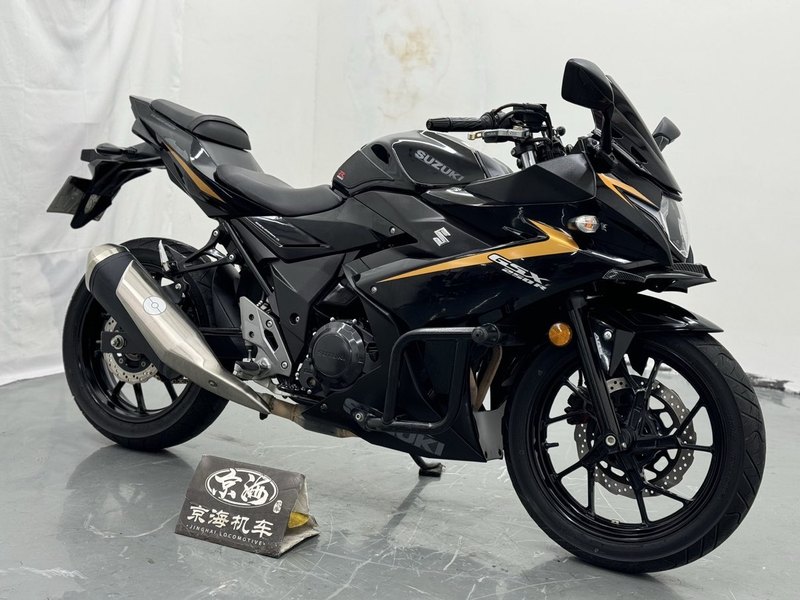 二手豪爵铃木GSX250R