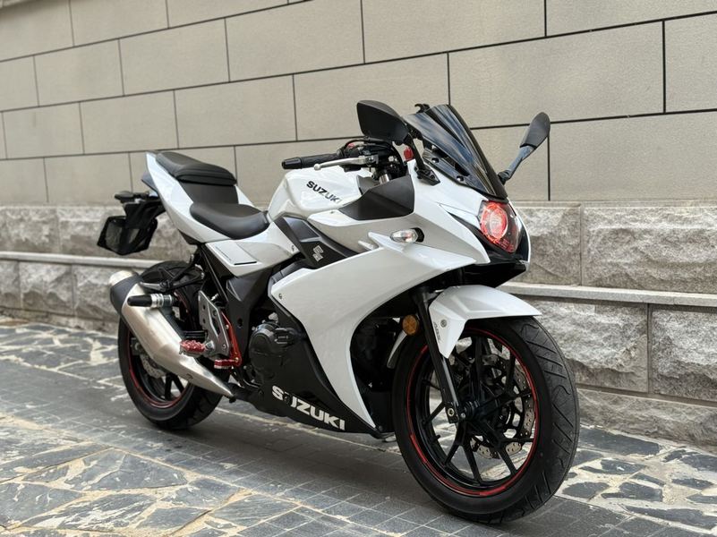二手豪爵铃木GSX250R