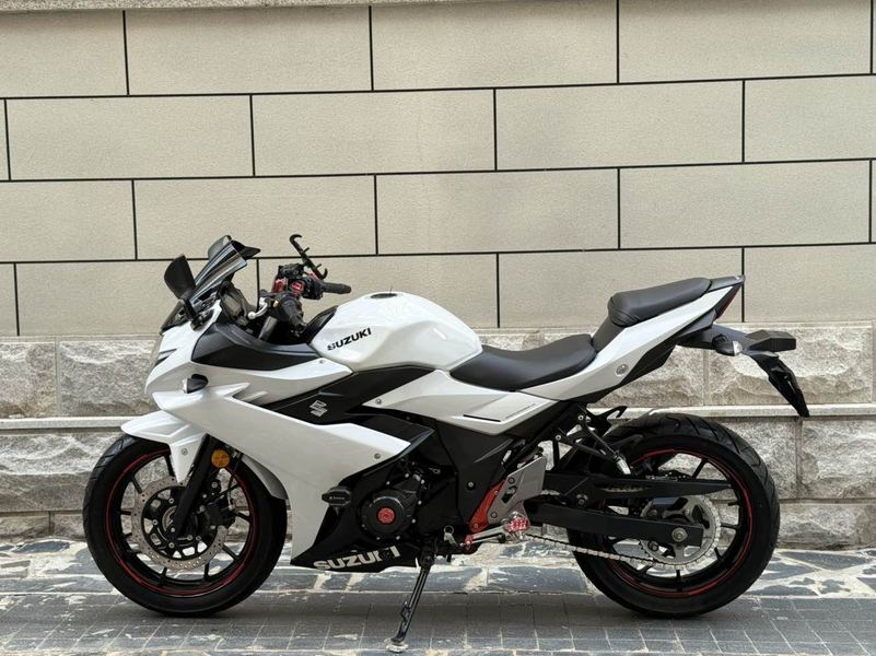 二手豪爵铃木GSX250R