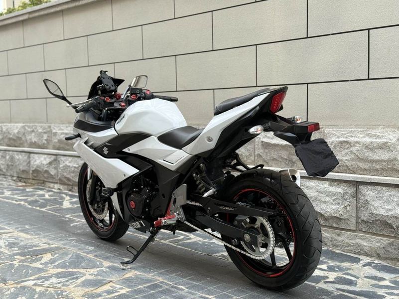 二手豪爵铃木GSX250R