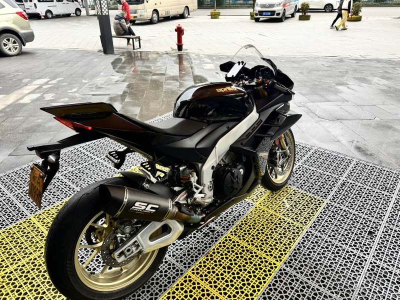 二手阿普利亚RSV4