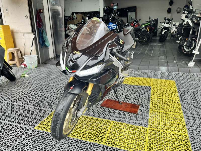 二手阿普利亚RSV4