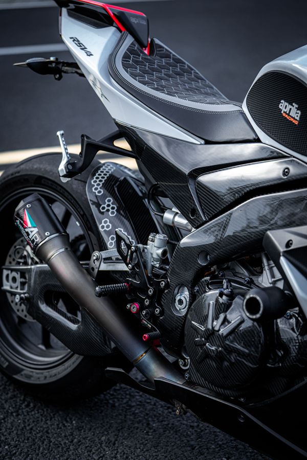 二手阿普利亚RSV4