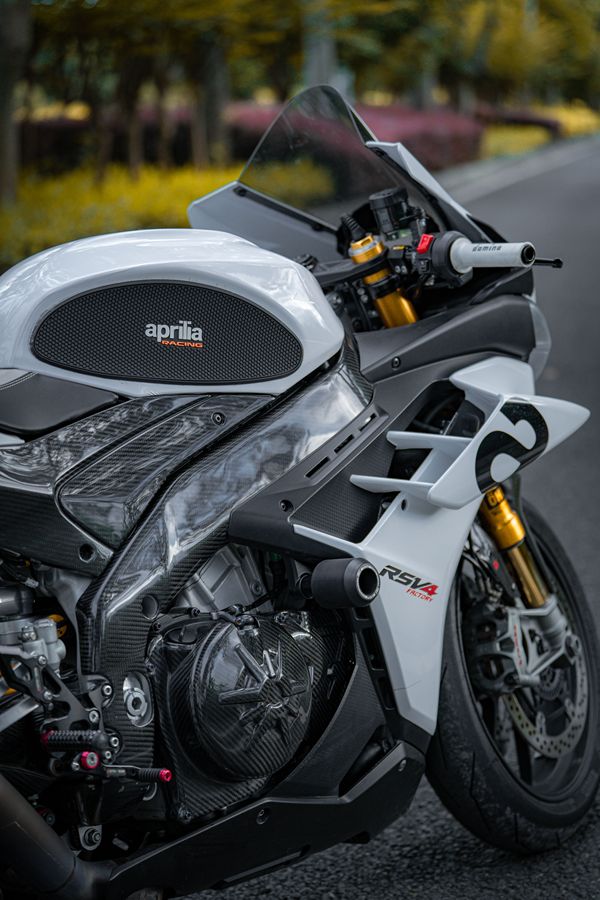 二手阿普利亚RSV4