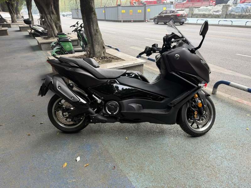 二手雅马哈TMAX