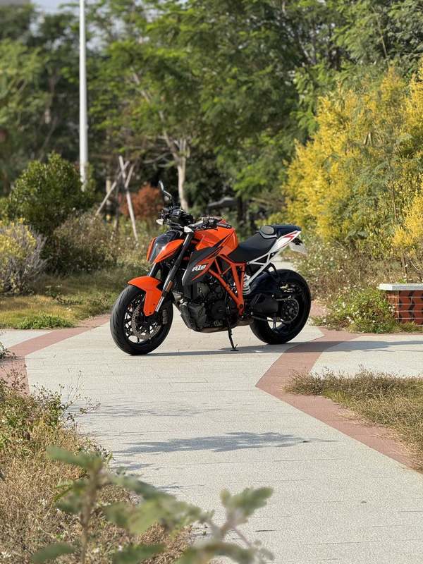 二手KTMR2R1290 Super Duke